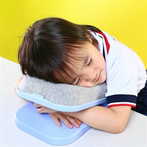 慢回弹午睡枕
